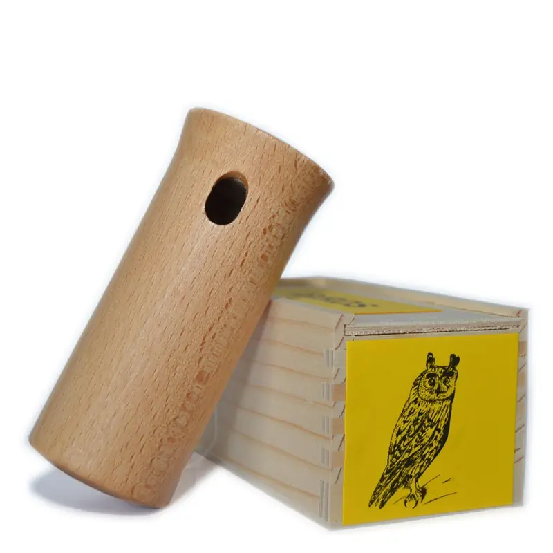 Hibou moyen-duc (sifflet d'oiseau)